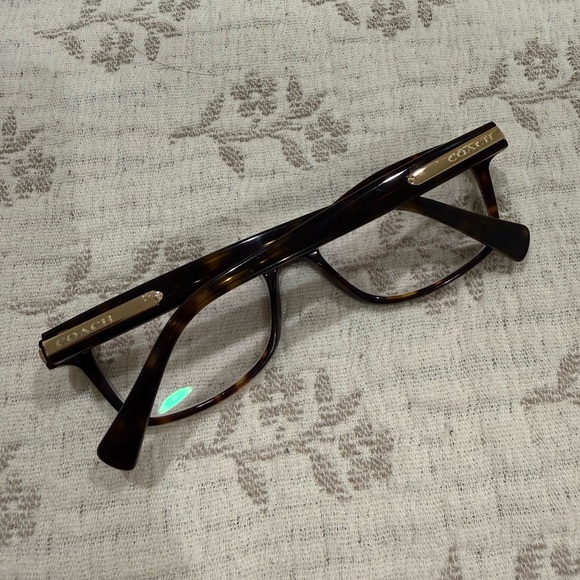 Designer Tortoise Shell Glasses - Picture 6 of 8